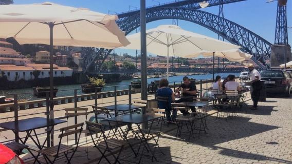 Porto: Tour ẩm thực riêng tư đi bộ kèm nếm thử