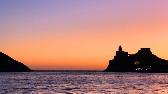 Cinque Terre: Giro in barca al tramonto con aperitivi