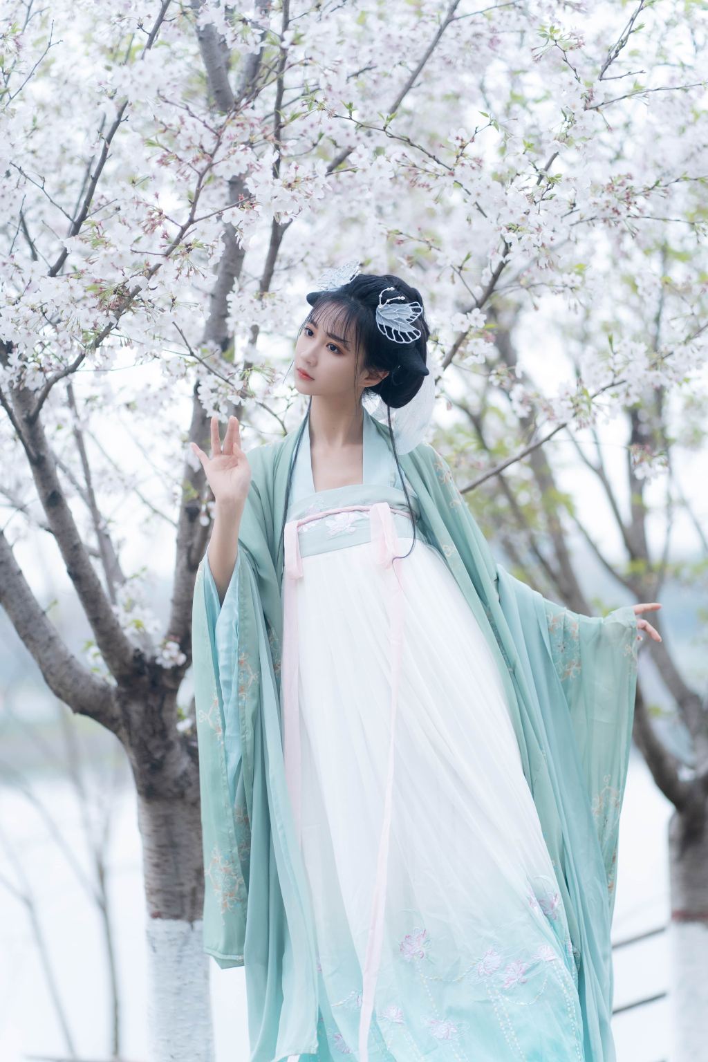 Haikou Travel Photography[Wedding photo micro-movie aerial photography/wedding follow-up photography/makeup and clothing/charter tour guide customization]