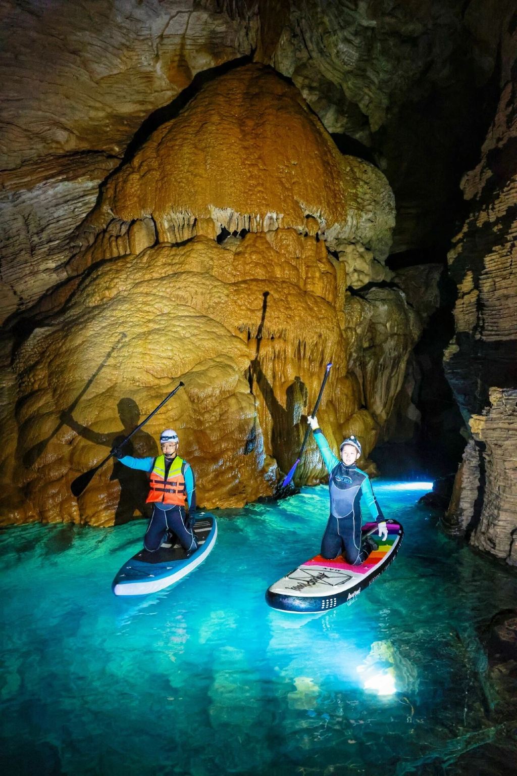 湖南湘西魔幻藍洞探洞體驗/含集合地點接送【提供專業探洞裝備+活動拍攝+洞內遊玩4小時】