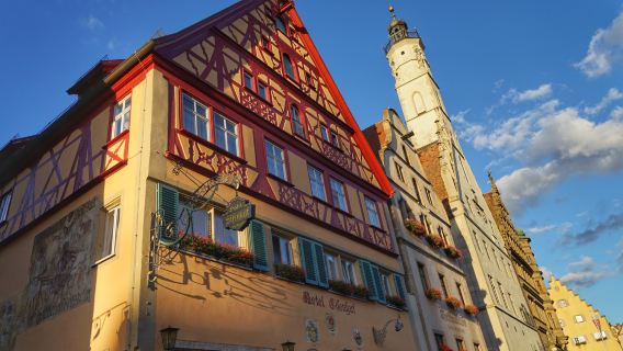 Excursion d'une journée à Würzburg et à la ville de conte de fées de Rothenburg en Allemagne avec un guide touristique chinois de qualité