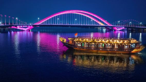Hueritage Cruise – Assapora un menu squisito in uno spazio culturale di Hue che delizia tutti e cinque i sensi