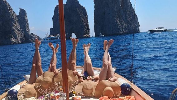 Boat Tour of the Caves on the Island of Capri