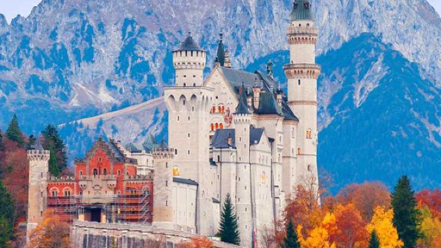 Lawatan Sehari ke Istana Neuschwanstein + Oberammergau + Gereja Wies (Berlepas dari Munich/Panduan dalam Bahasa Cina)