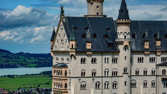 Munich pergi-balik sewaan peribadi|Istana Neuschwanstein + Jambatan Maria bandar lama Fussen lawatan sehari (tiket tidak termasuk)