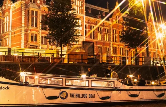 阿姆斯特丹：冬季鬥牛犬吸煙郵輪之旅 + 飲品