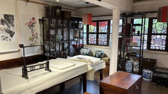 Eatwith-Beijing-Qing Palace Style Photography and Afternoon Tea, Exclusive Indoor Scene and Calligraphy Experience