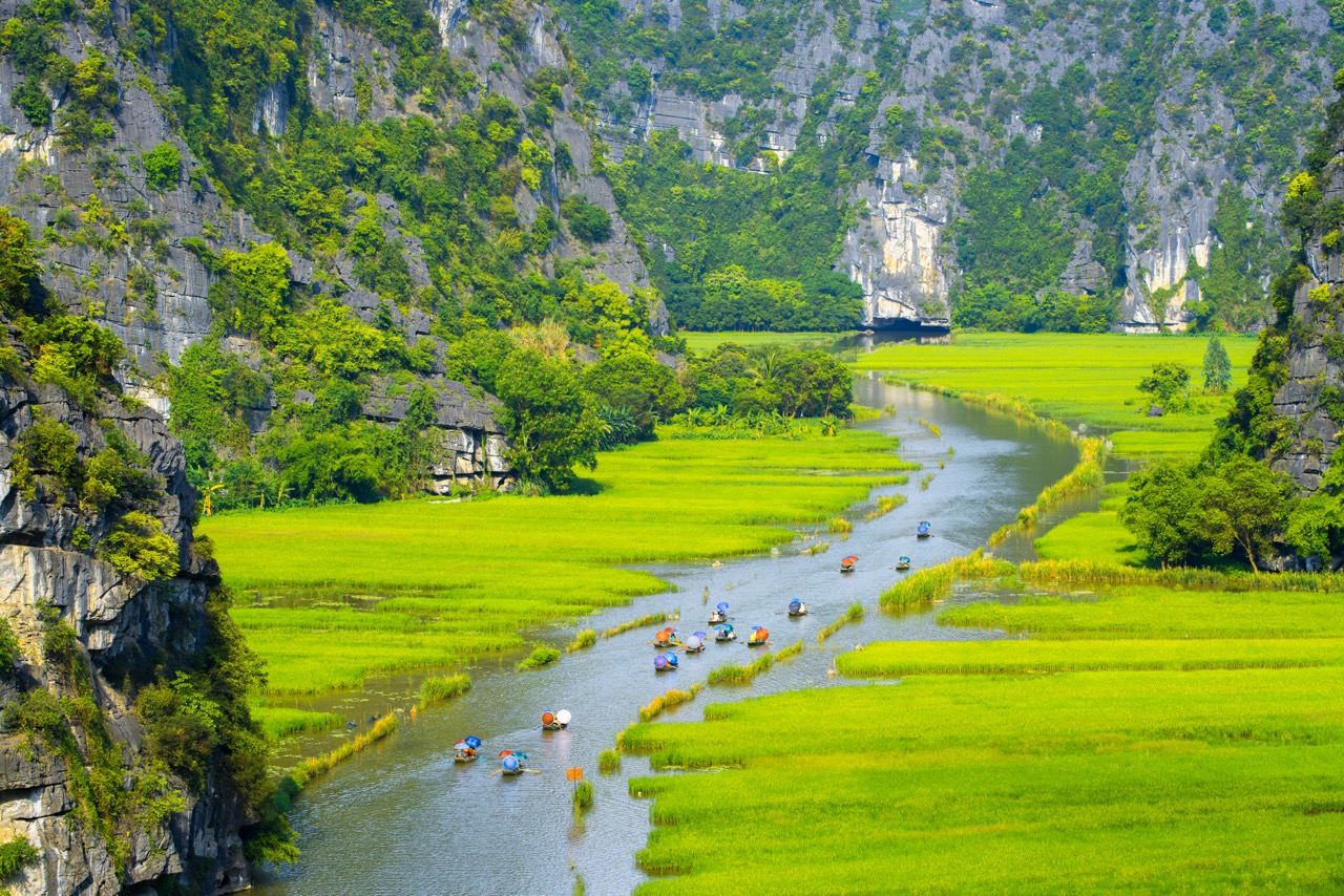 Hoa Lu, Tam Coc and Hang Mua Day Tour from Hanoi