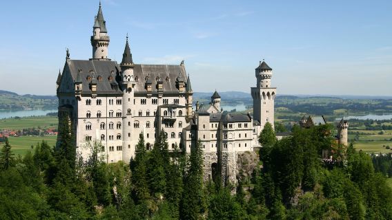 Neuschwanstein Castle: Day Trip from Munich + Roundtrip Transfer