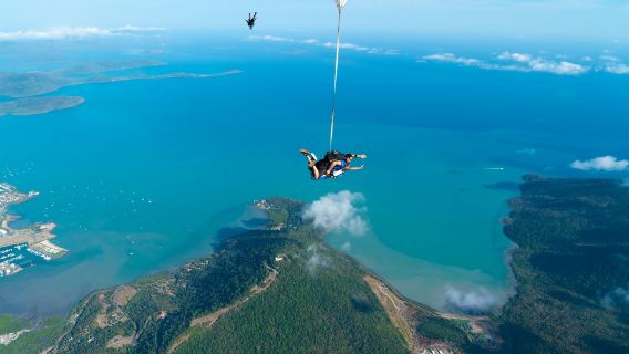 Skydive Airlie Beach