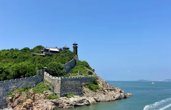 煙台蓬萊閣+三仙山風景區+黃渤海分界線包車一日遊可中英文服務