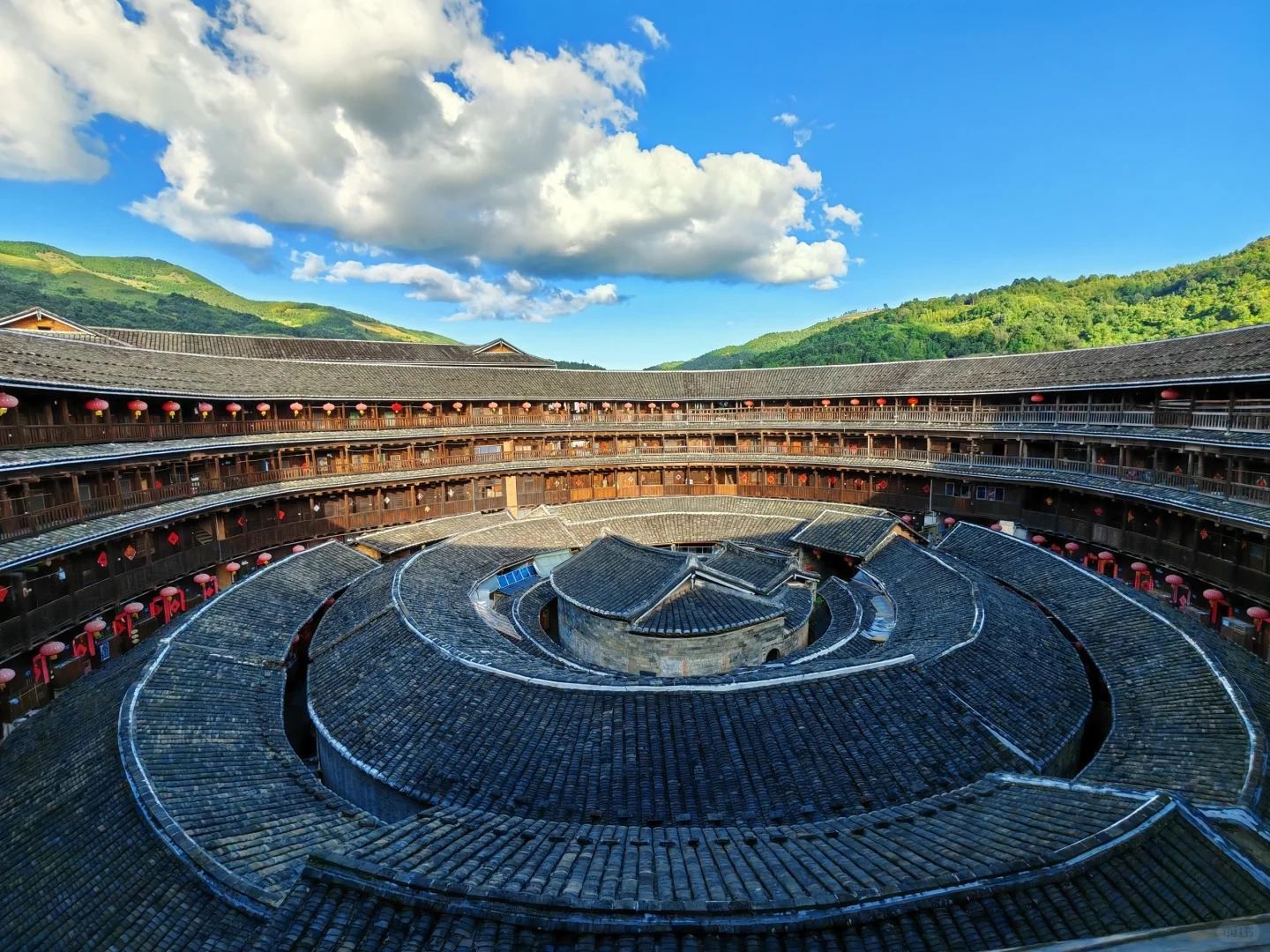 Xiamen Departure: Nanjing Yunshuiyao + Yongding Tulou Group Day Tour, Hakka Culture Tour (Chinese-Speaking Group)