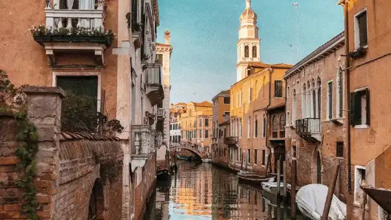 Book after inquiry/Venice Doge's Palace Saint Mark's Basilica Rialto Bridge Murano Island/airport/point-to-point car service/tour guide/private car service