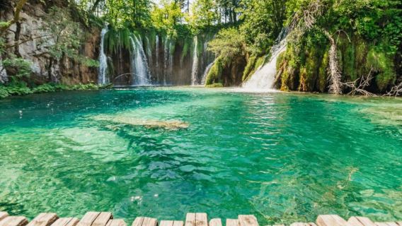 Однодневный тур в Растоке и Плитвицкие озёра из Загреба, Хорватия