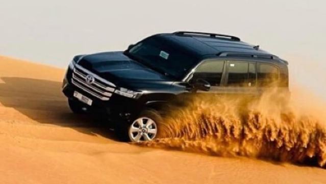 Doha: Recorrido por el desierto con quad, paseo en camello y sandboarding