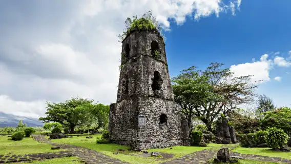 Sumlang Lake Express Tour with Cagsawa Ruins by ZCHEDULISTA