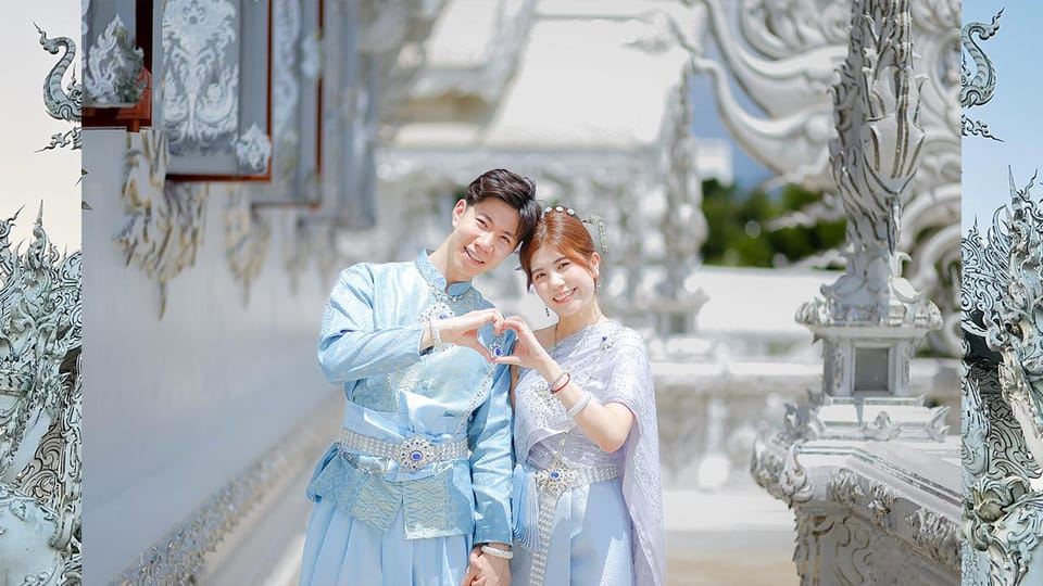 เชียงราย:ภาพชุดไทยโบราณ วัดร่องขุ่น