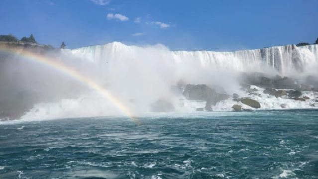 Niagara: Bliss Tour with Maid of Mist, Cave of Winds & More