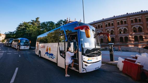 Madrid: Toledo & Segovia Guided Tour with Tickets and Lunch