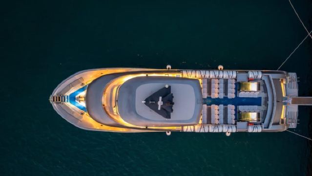 Rhodes: Eksplorasi Permata Pantai dengan Kapal Pesiar, Makan Siang & Transfer