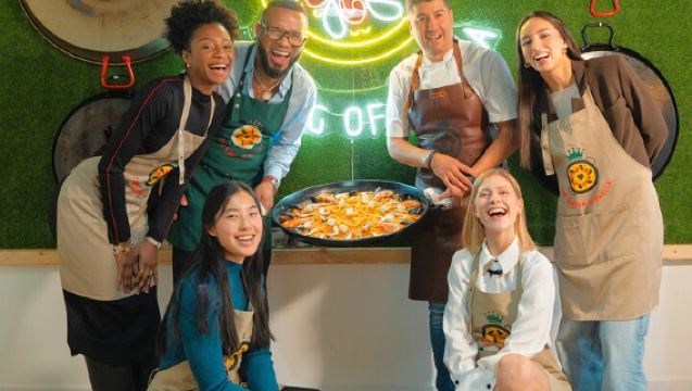 Madrid: Paella & Sangria Classes- Seafood, Chicken & Vegan option