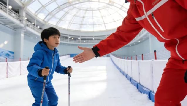 深圳華發冰雪熱雪奇蹟【單板/雙板滑雪簽約教練】私人教練ZB2