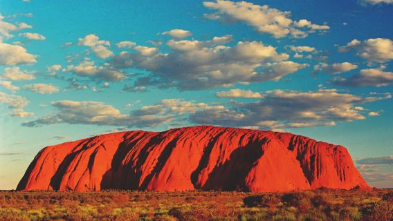 Uluru zonsondergangstocht in Northern Territory, Australië [heen- en terugreis vanaf Alice Springs + inclusief zonsondergang BBQ diner]