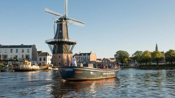 Haarlem: Sightseeing Boat Tour with Snacks and Drinks