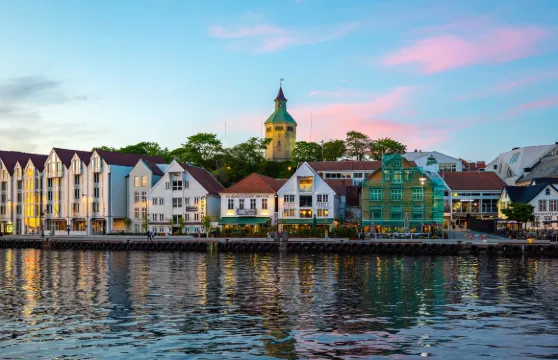 挪威+斯塔萬格老城+佈道台+呂瑟峽灣一日遊【中英包車】