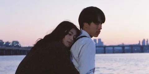 江口Trip Moments【個人寫真跟拍/團隊航拍/情侶街拍/婚紗攝影攝像微電影/翻譯】