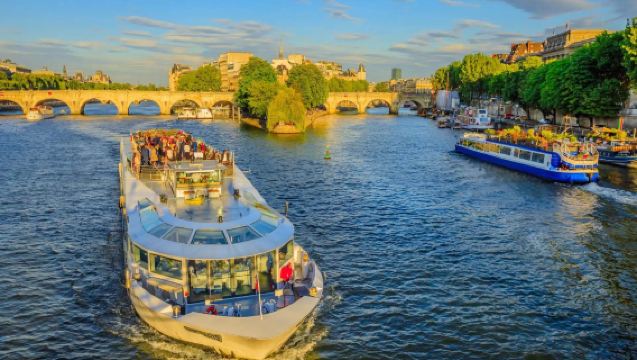 bus City Panorama Bus Tour + Seine River Cruise, 10 audio guides, Boat Ticket valid for 6 months