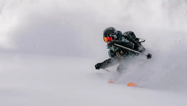日本北海道手稻滑雪場【中文/英文滑雪一日遊｜小團教學+來回酒店接送+攝影+纜車票 ｜自選學具】