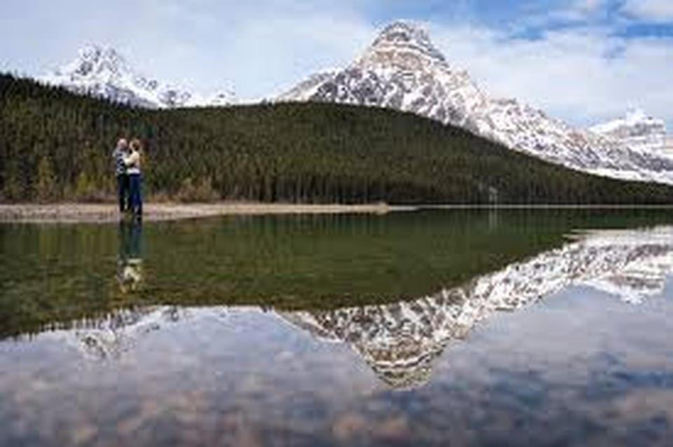 Banff and Jasper National Parks Tour and Glacier Adventure