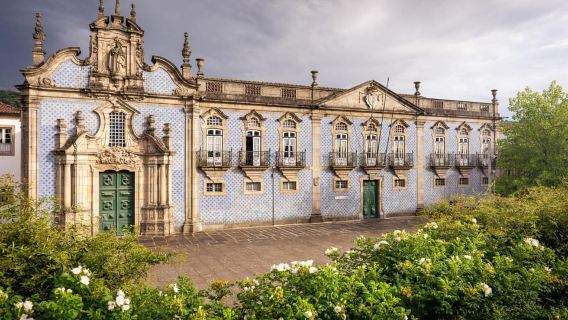 Guimarães: tour privato flessibile a piedi nel centro storico