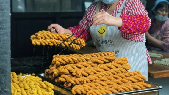 Tour Privato Giornaliero al Villaggio di Xian Yuanjiacun e al Mausoleo di Han Yangling: Scopri Cibo e Storia