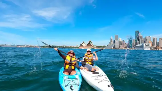 Sydney: Opera & Harbour Bridge Small-Group Kayak Tour