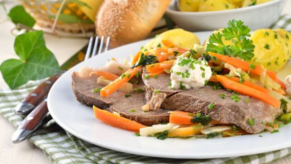 Cibo tradizionale austriaco con tour privato del centro storico di Vienna