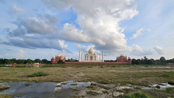 Da Delhi: tour privato del Taj Mahal e della città di Agra in SUV