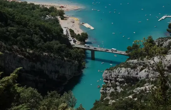 韋爾東大峽谷-陶瓷小鎮-弗雷瑞斯-德拉吉尼昂【南法包車】