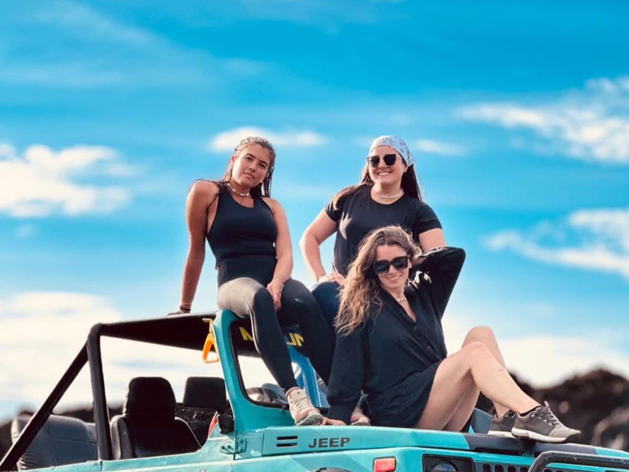 ประสบการณ์ชมพระอาทิตย์ขึ้นที่ภูเขาไฟบาตูร์ (โดยรถจี๊ป) พร้อมอาหารเช้าฟรีบนยอดเขา