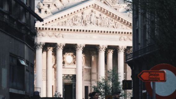 比利時布魯塞爾 + 市政廳廣場+原子球塔包車一日遊