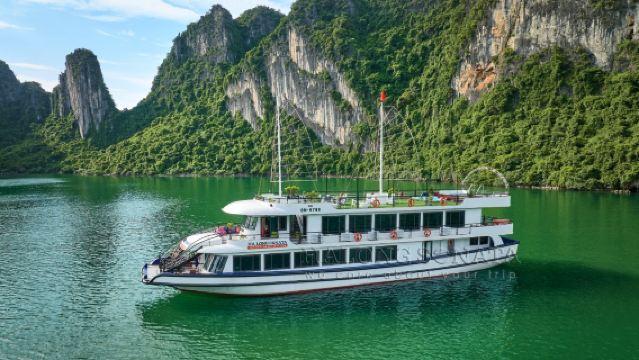 Sonata Ha Long Bay 5-Sterne Traditionelle Tageskreuzfahrt mit Büfett-Mittagessen, Kajakfahren & Jacuzzi
