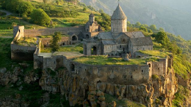 Armenia | Tour da Yerevan: Monastero di Tatev, funivia, cantina e cascate di Shaki