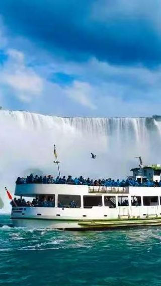 1-day round-trip tour from Toronto to Niagara Falls with optional ticket inclusion - English join-in tour