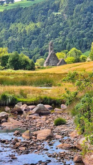 Half-day or 1-day tour to Glendalough + Wicklow Mountains [Dublin round-trip English guide]