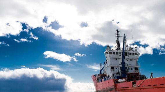Круиз на ледоколе с плаванием в ледяной воде и прогулкой по льду