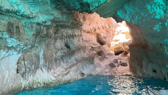 ザキントス島：スピードボートで行く難破船、洞窟＆白砂ビーチツアー