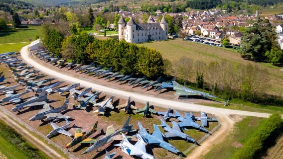 Tour of the museums of Chateau de Savigny: airplanes, cars, motorcycles...