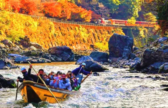 大阪京都來回｜嵐山嵯峨野觀光小火車+保津川漂流+嵐山散步｜含票一日遊