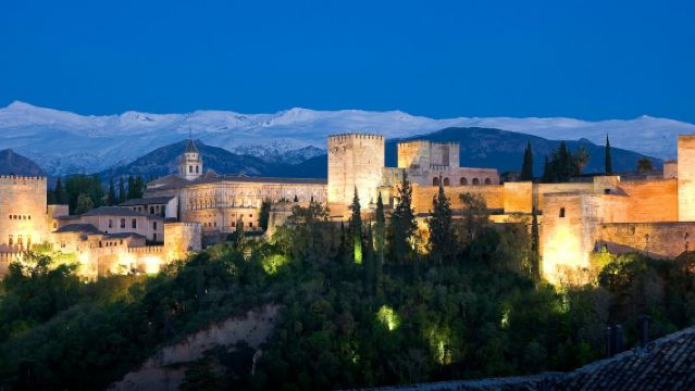 Alhambra y Palacios Nazaríes: Entrada sin colas + Visita nocturna